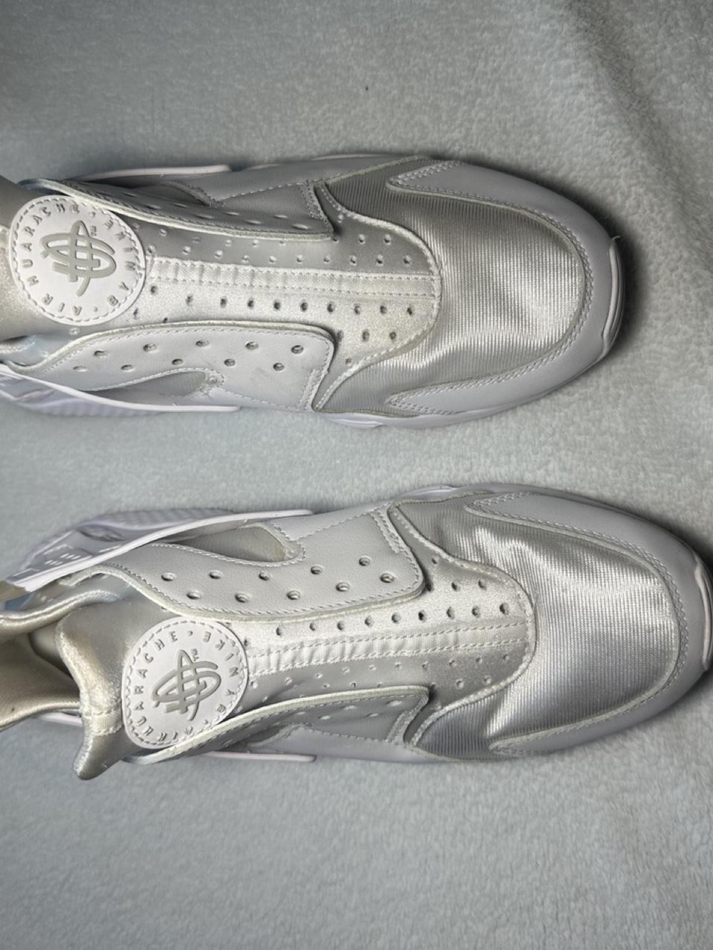 Women's White Nike Huarache Athletic Sneakers - Breathable Performance
